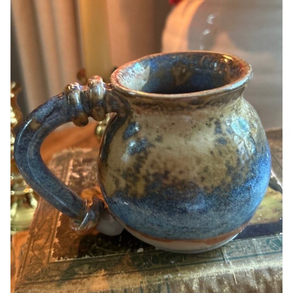 Handmade Glazed Pottery Mug – Charming Vintage Style - Picture 5 of 5